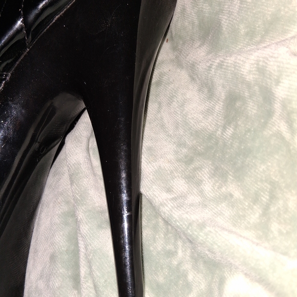 Black Platform Knee-High Boots - Picture 6 of 7